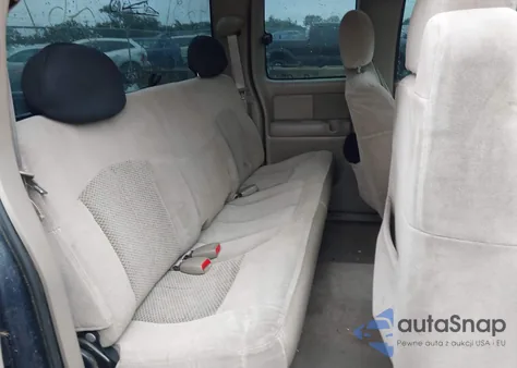 2002 Chevrolet Silverado 1500 Ls z USA, uszkodzony, nr VIN 1GCEC19V02Z213790